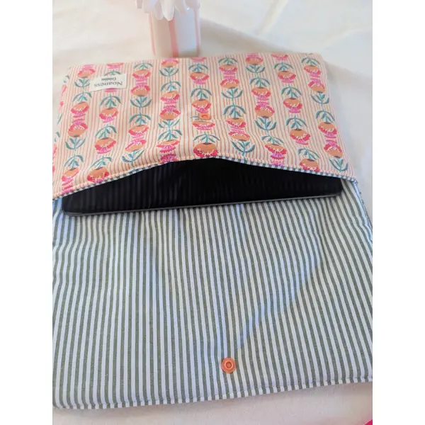 Pochette pour tablette 11 pouces matelassée- housse ipad en coton- étui de protection fait main