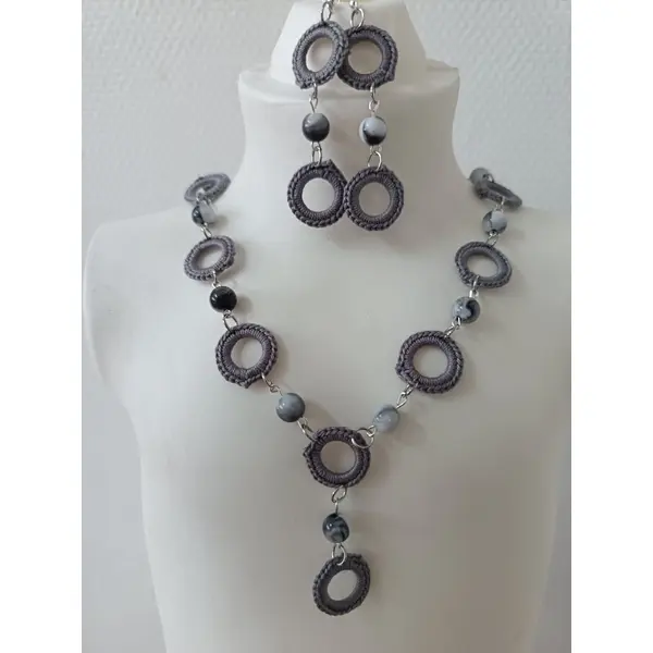 Ensembles de bijoux crochet et perles fait main, collier et boucles d'oreilles, parure élégance chic