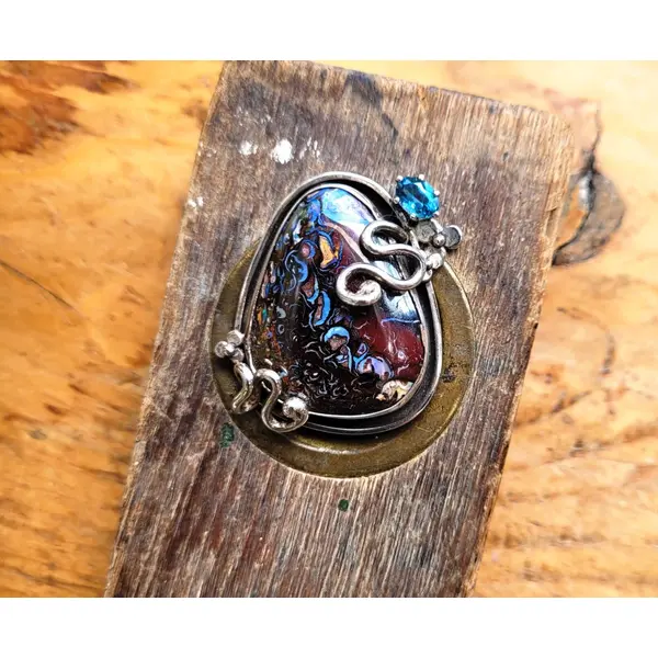 Splendide bague ajustable en argent 925 , avec cabochon koroit boulder opale d'australie et topaze bleue : cadeau pour elle !!!
