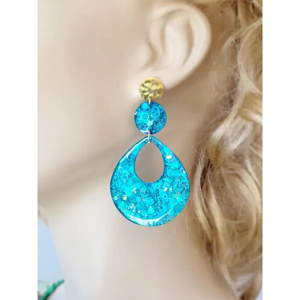 Boucles d oreille pendante resine et paillettes forme goutte