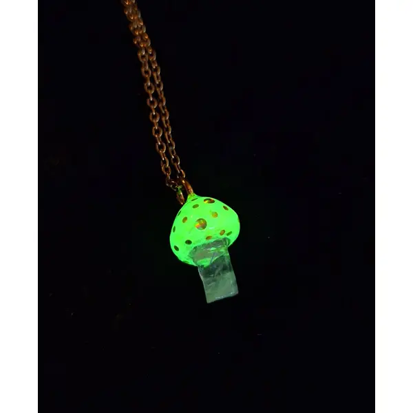 Pendentif champignon fluorescent