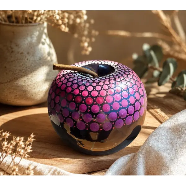 Pomme décorative mandala violet & fuchsia – peinte à la main