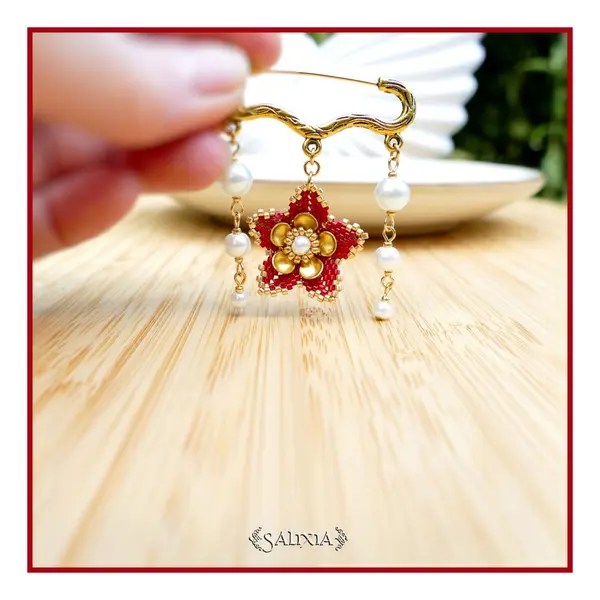 Broche fleur tissée perles japonaises rouges perles nacrées blanches (#br19)