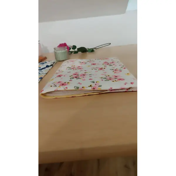 Protège cahiers en tissu lavables modèle ( 17 x 22 cm )