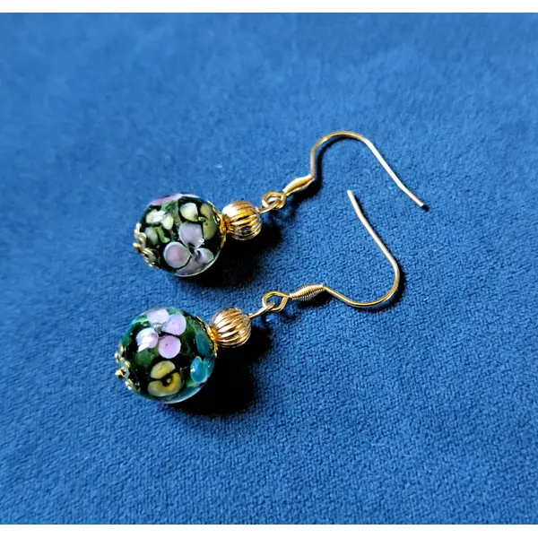 Boucle d'oreille perles en verre verte, a fleurs, crochet en métal acier inoxydable doré