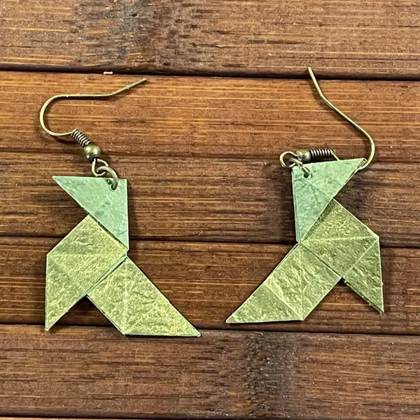 Boucles d'oreilles origami cocotte kaki brillant