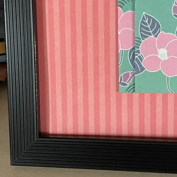 Cadre déco origami kimono grosses fleurs roses