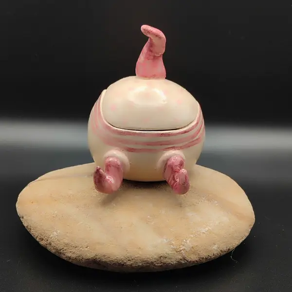 Boite boule "petit lutin" rose.