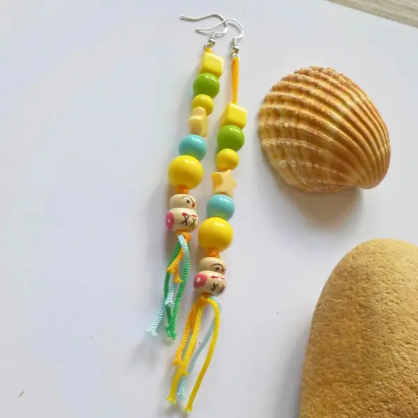 Boucles d'oreilles lo,ngues puces d'amour été asymetriques originales fait mains pièce unique