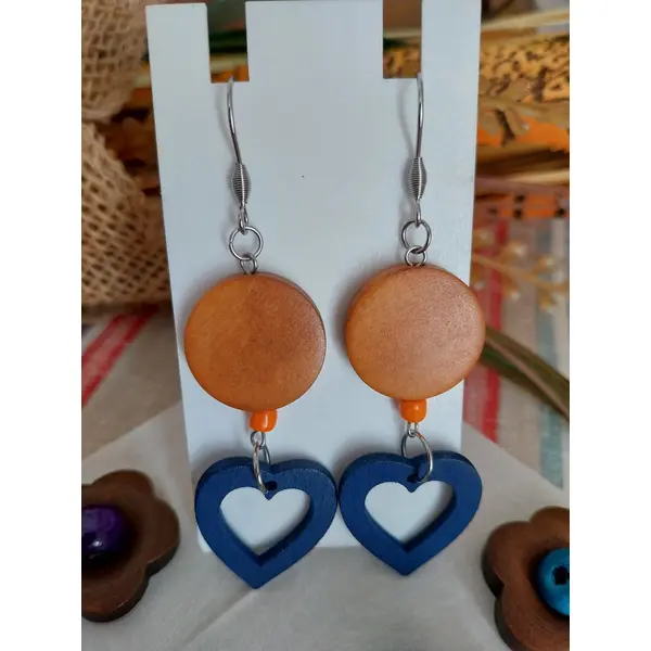 Boucles d'oreilles pendantes coeur bois bleu et rondin naturel