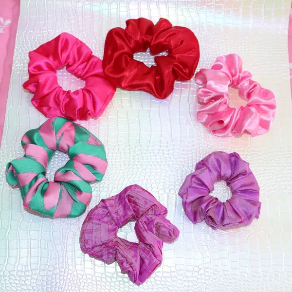 Chouchou en satin anti-nœuds pour cheveux fragiles et bouclés accessoire de coiffure