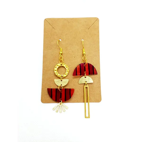 Boucles d'oreilles pendantes asymétriques