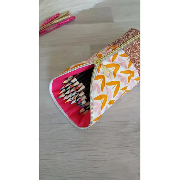 Trousse debout - tulipe scandinave pailleté