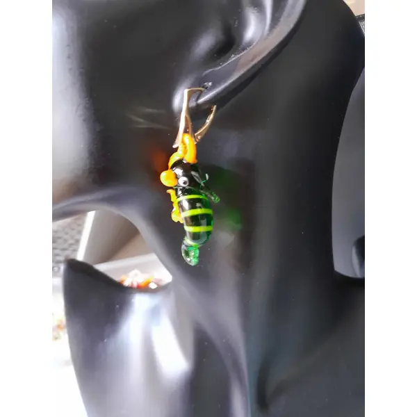 Boucles d'oreille dormeuses hippocampes en verre de murano et argent plaquées or