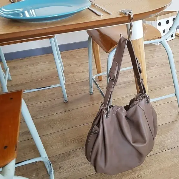 Accroche sac Super nounou (+ pochette cadeau)