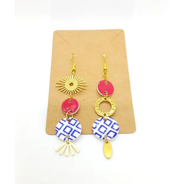 Boucles d'oreilles pendantes asymétriques