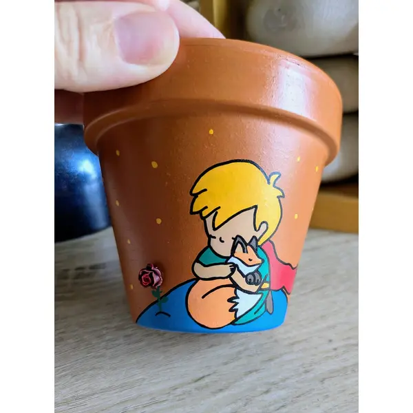 Pot en terre cuite illustration fait-main le petit prince et son renard
