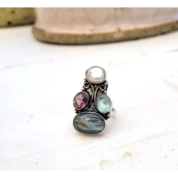 Cadeau amitié : une bague multi-pierres en argent massif 925 avec cabochons cyanite, topaze, améthyste et perle fine !!!!