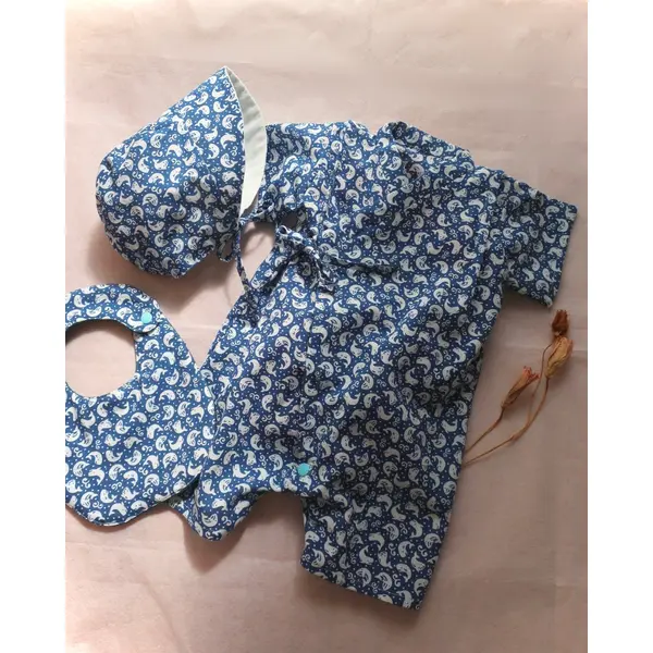 Ensemble bébé japonais 0–3 mois – salopette jinbei – petites baleines d’été