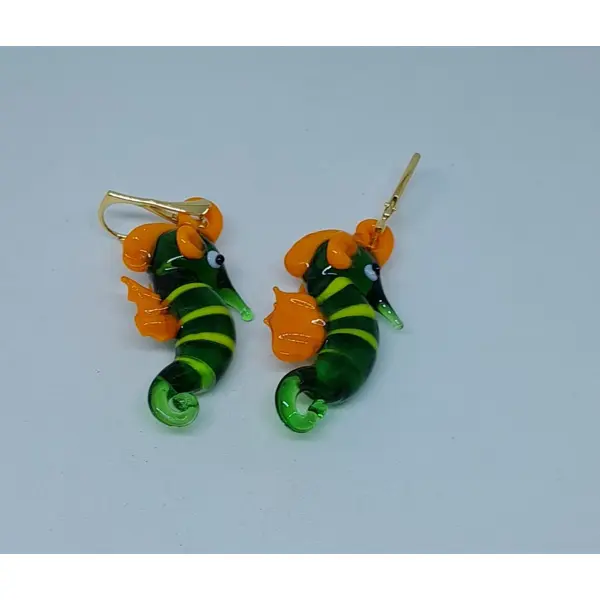 Boucles d'oreille dormeuses hippocampes en verre de murano et argent plaquées or