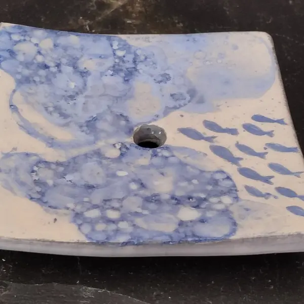 Porte-savon en céramique fait main – motif marin bleu