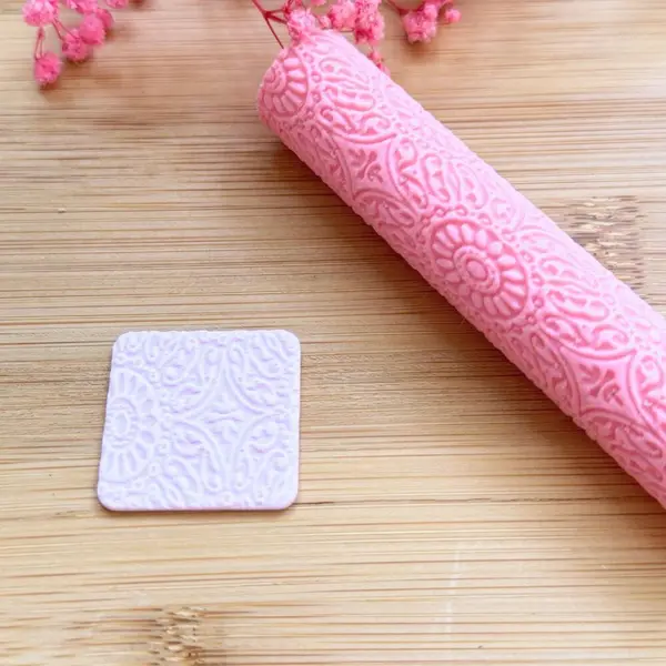 Rouleau texture pour pâte polymère | roller texture | fabrication de bijoux | outils en pâte polymère | rouleau texture arabesques