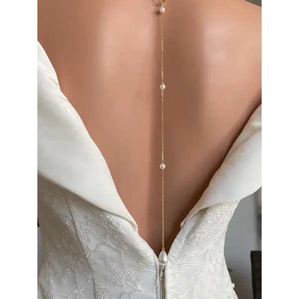 Collier de dos mariage perles et cristaux – bijou de mariée élégant -estilo