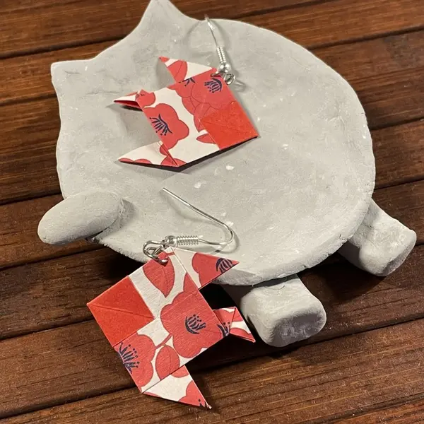 Boucles d'oreilles origami poisson fleurs rouges