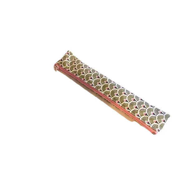 Trousse brosse à dents dorée et blanche