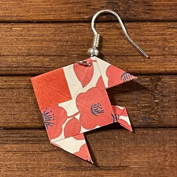 Boucles d'oreilles origami poisson fleurs rouges