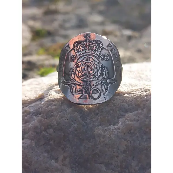 Bague twenty pence angleterre