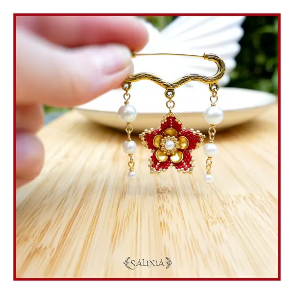 Broche fleur tissée perles japonaises rouges perles nacrées blanches (#br19)