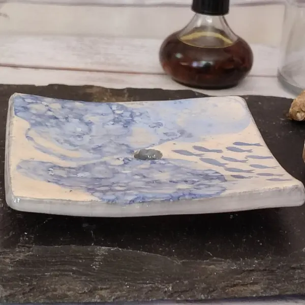 Porte-savon en céramique fait main – motif marin bleu