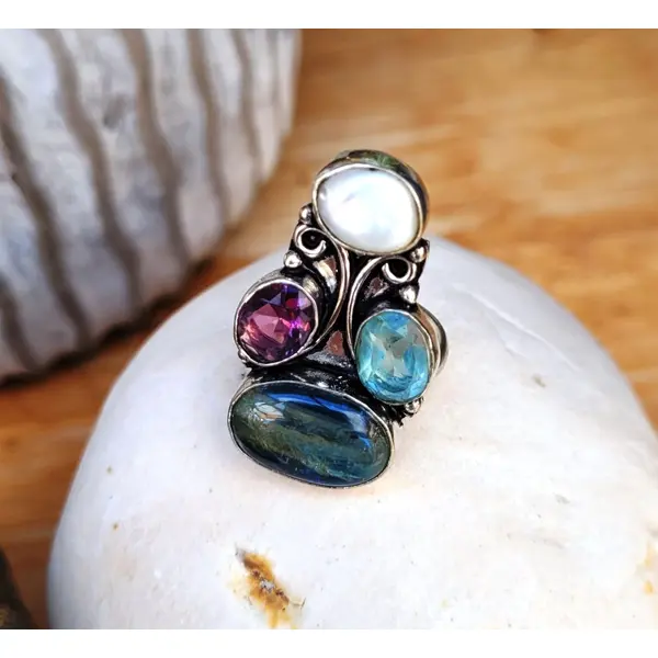 Cadeau amitié : une bague multi-pierres en argent massif 925 avec cabochons cyanite, topaze, améthyste et perle fine !!!!