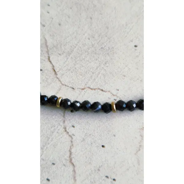 Collier en perles agates noires