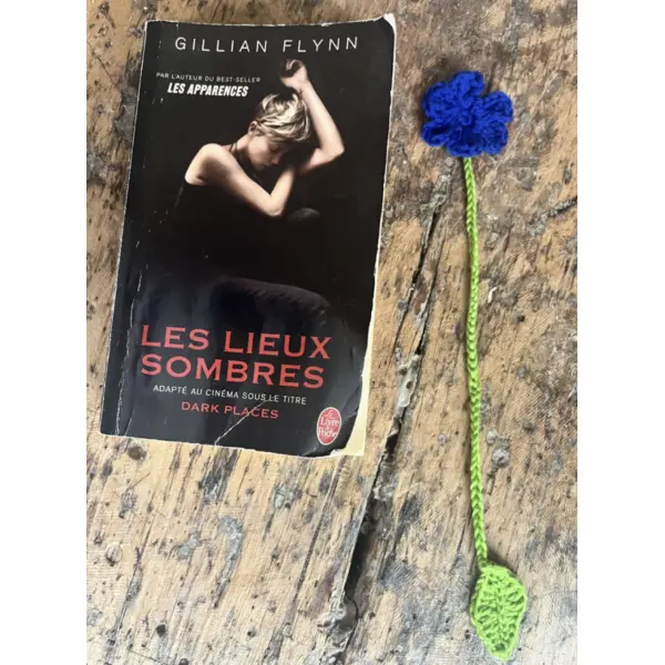 Marque-page fleur au crochet – pour fleurir vos lectures