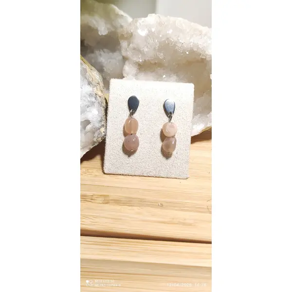 3 paires de boucles d'oreilles et ses pierres naturelles