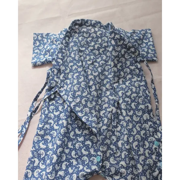 Ensemble bébé japonais 0–3 mois – salopette jinbei – petites baleines d’été