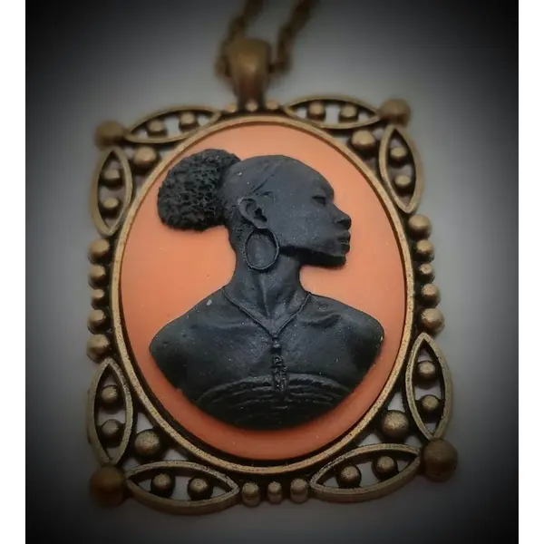 Pendentif camée afro bohème - portrait femme noire - collier fierté africaine.