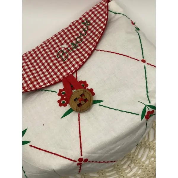 Pochette vichy recyclée – broderie "bisous"