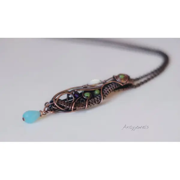Collier pendentif cuivre oxydé et perles de verre