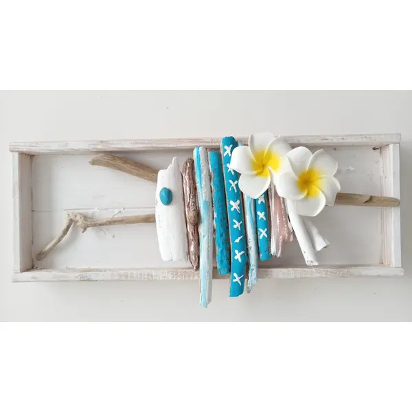 Cadre murale exotique (polynésie) avec poisson en bois flotté/fleur frangipane