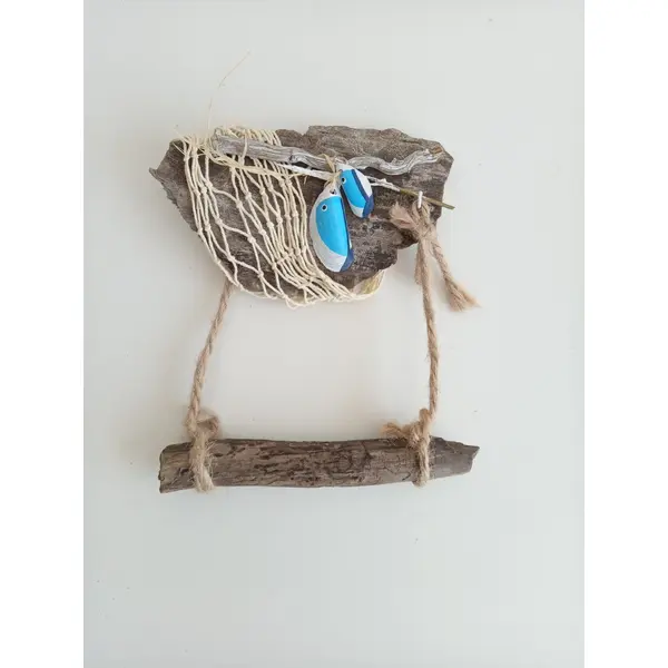 Porte papier toilette marin en bois flotté avec filet de pêche et poissons en coquillages