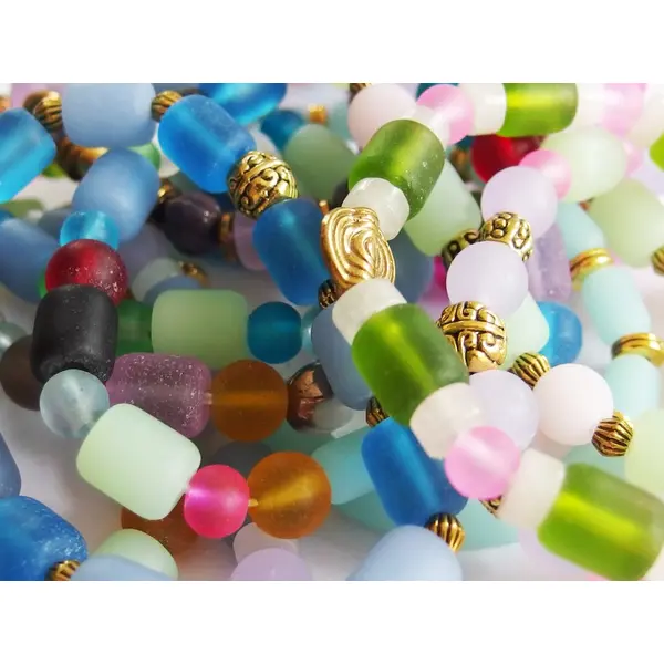 Bracelet boho chic perles verre givré dépoli parme rose