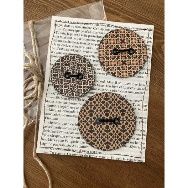 Boutons en carton et papier