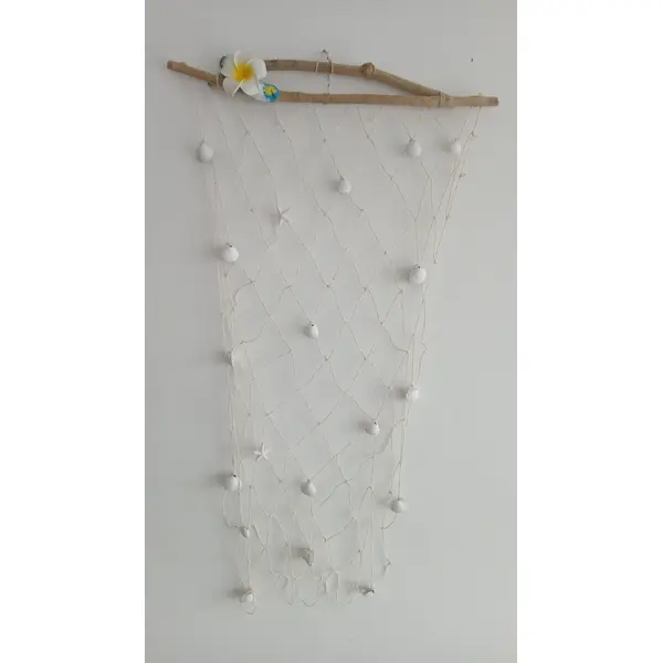 Suspension exotique (polynésie) avec bois flotté,coquillages et filet de pêche 85x46 cm