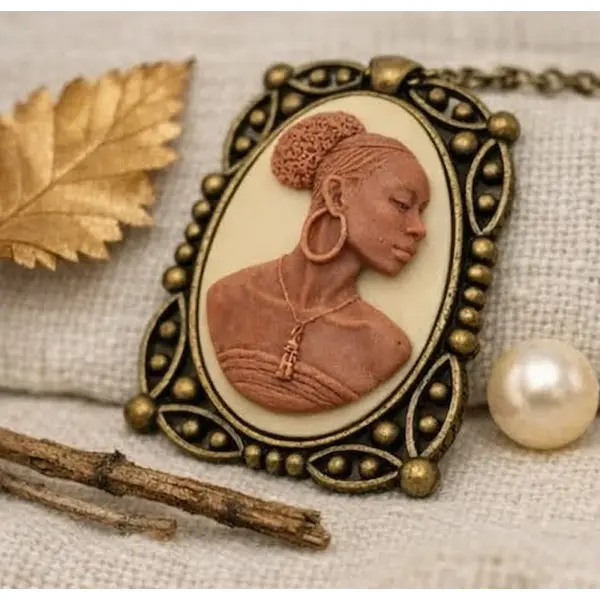 Pendentif camée afro moderne - bijou femme noire élégante - style baroque vintage