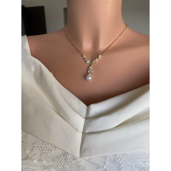 Collier de dos mariage perles et cristaux – bijou de mariée élégant -estilo