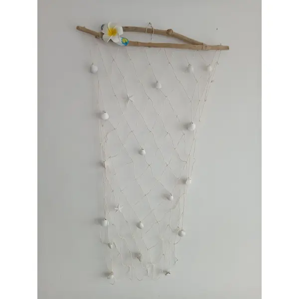 Suspension exotique (polynésie) avec bois flotté,coquillages et filet de pêche 85x46 cm