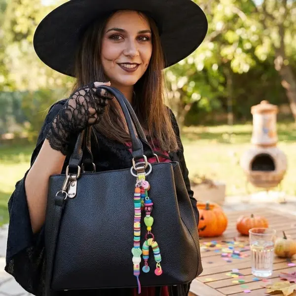 Porte cles halloween multicolore tête de morts bijou de sac décalé festif unique